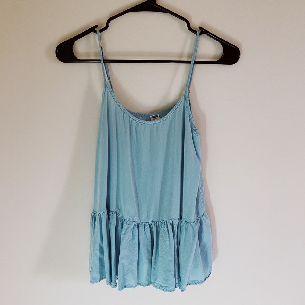 Old Navy flowy tank top 🦋